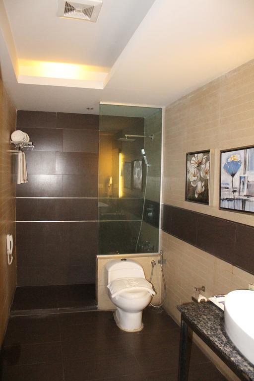 Galesia Hotel & Resort - Dhaka Bagian luar foto